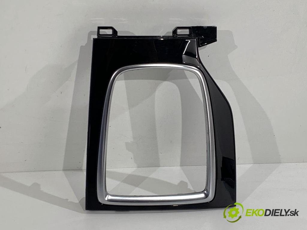 MAZDA 3 BM sedan 2016 88 kW 2.0 1998 lišty kryt BJS755421 BJS755256 (Lišta)