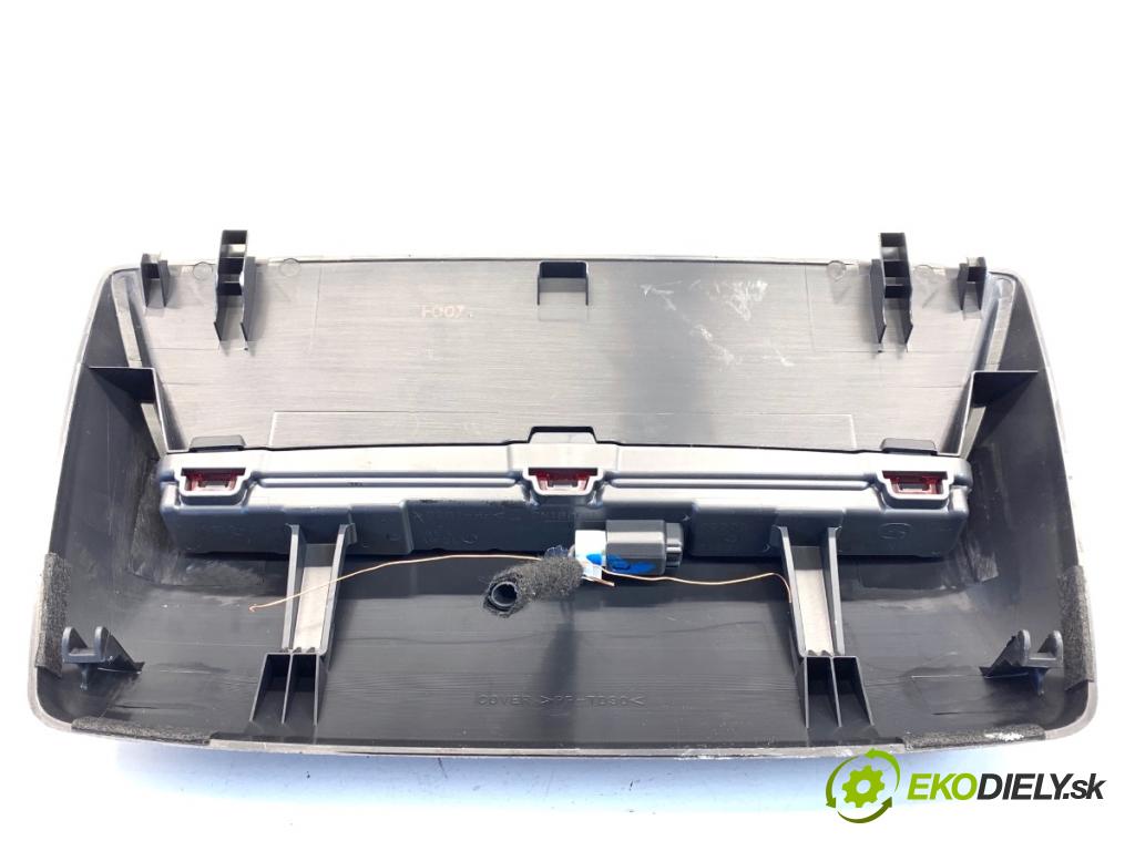 MAZDA 3 BM sedan 2016 88 kW 2.0 1998 Svetlo brzdových svetiel GHK1-51580