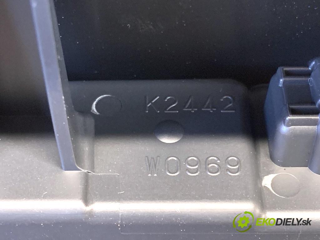 MAZDA 3 BM sedan 2016 88 kW 2.0 1998 Svetlo brzdových svetiel GHK1-51580