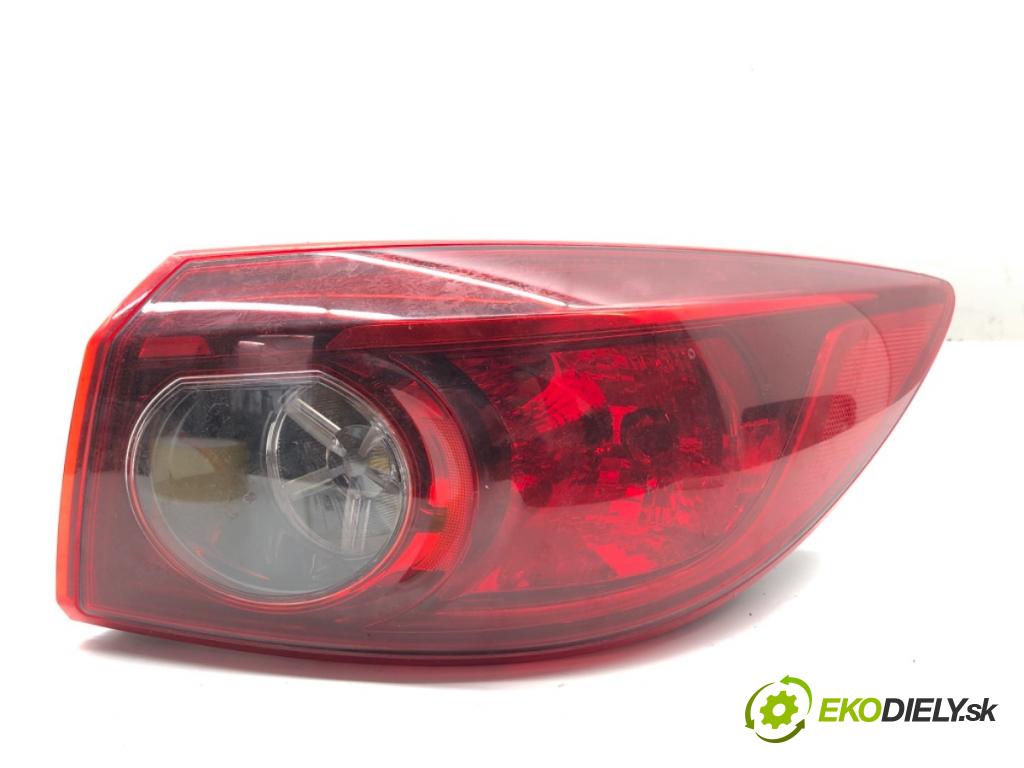 MAZDA 3 BM sedan 2016 88 kW 2.0 1998 Svetlo pravy zad 