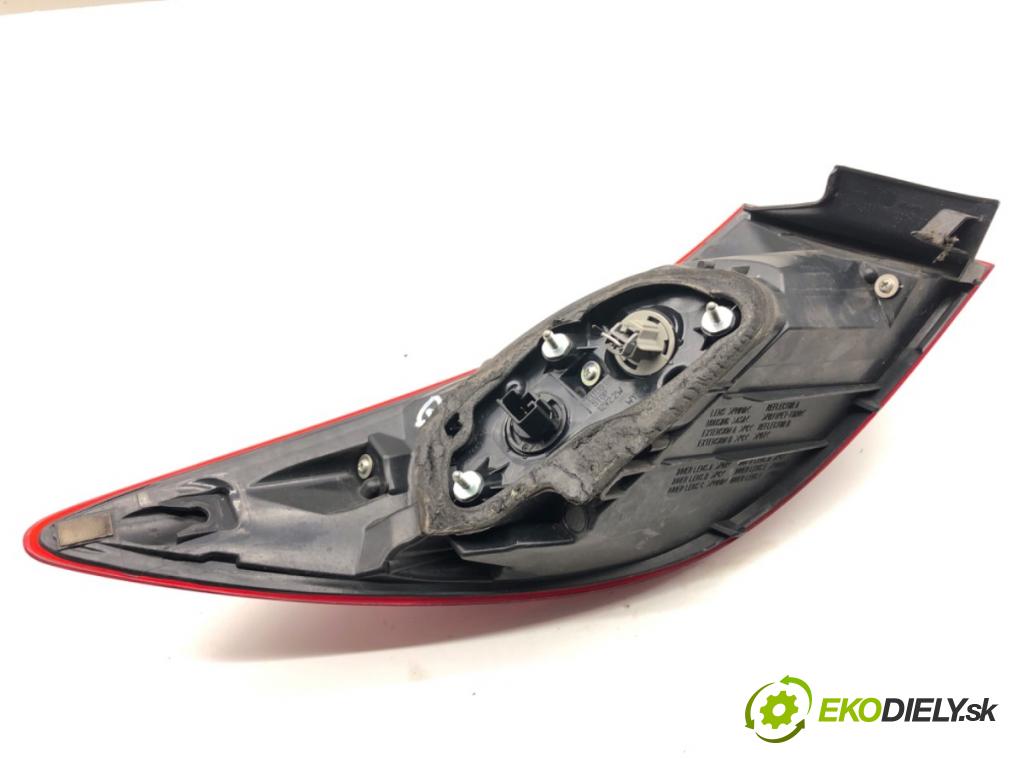 MAZDA 3 BM sedan 2016 88 kW 2.0 1998 Svetlo pravy zad