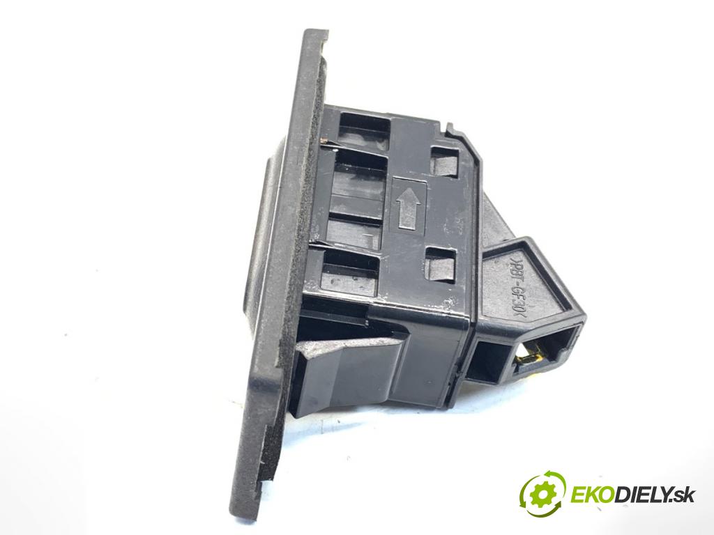 MAZDA 3 BM sedan 2016 88 kW 2.0 1998 Kľučka dverí zad