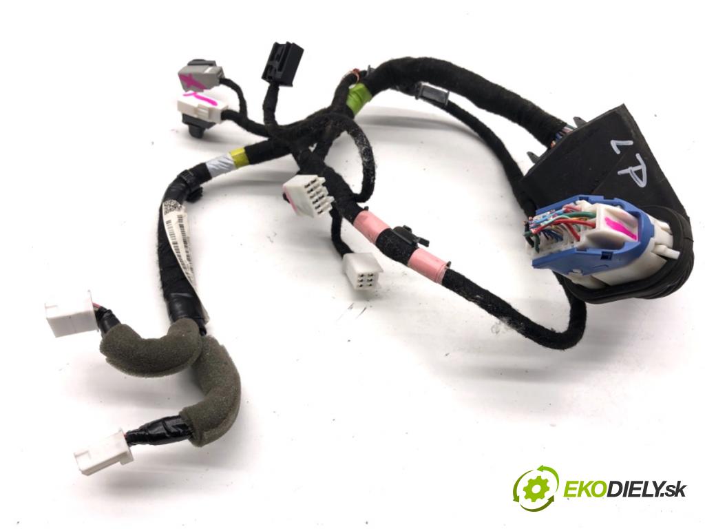 MAZDA 3 BM sedan 2016 88 kW 2.0 1998 káblovačka dveře přední část levý 