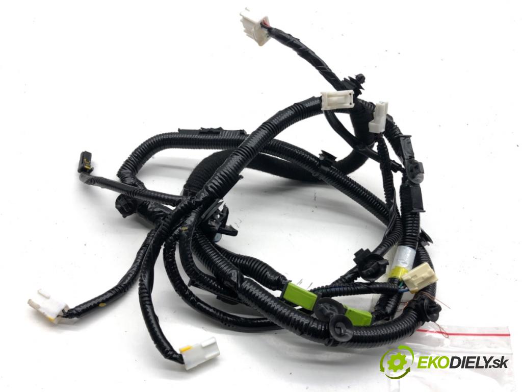 MAZDA 3 BM sedan 2016 88 kW 2.0 1998 káblovačka dveří kufra zadní část 