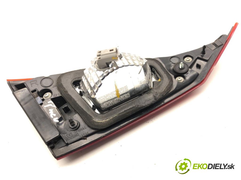 MAZDA 3 BM sedan 2016 88 kW 2.0 1998 Svetlo zad pravá vnútorná B45A-513F0 (Kľučka dverí ostatné)