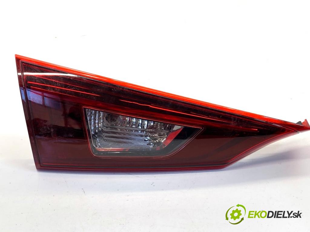 MAZDA 3 BM sedan 2016 88 kW 2.0 1998 světlo zadní část levá strana vnitřní B45A-513G0 (Klika dveří ostatní)