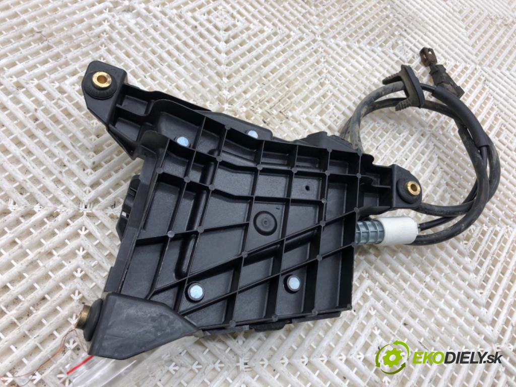 CITROEN C4 PICASSO I nadwozie wielkoprzestrzenne (MPV) 2007 80 kW 1.6 HDi 1560 BRZDA: ruční elektrický 9659810180 (Ruční brzda)