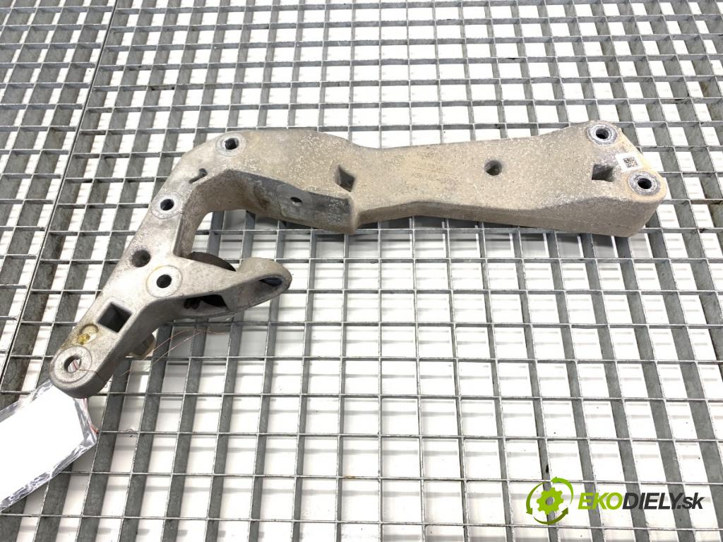 BMW G30 sedan 2022 140 kW 520 d xDrive 1995 držák motora 9485312