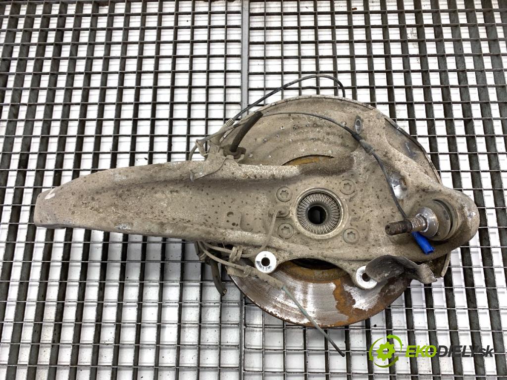 BMW G30 sedan 2022 140 kW 520 d xDrive 1995 náboj levý přední část