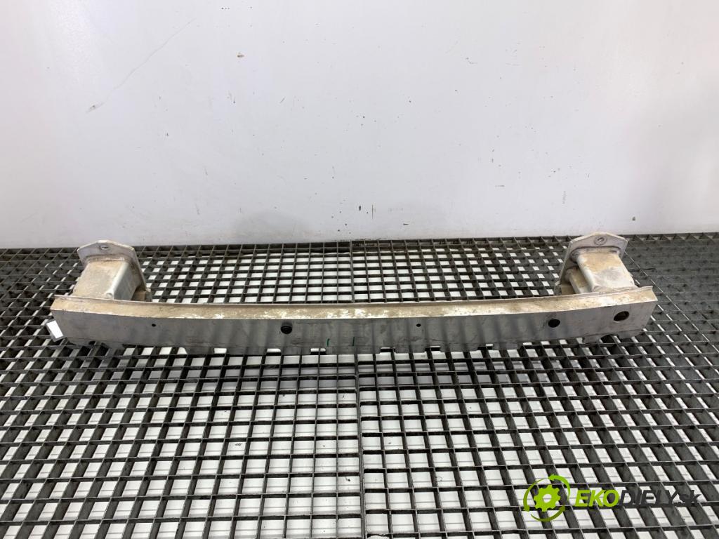 BMW G30 sedan 2022 140 kW 520 d xDrive 1995 výztuha nárazníka zadní část  (Zadní výztuha)