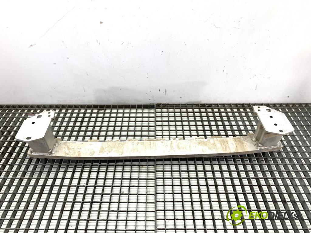 BMW G30 sedan 2022 140 kW 520 d xDrive 1995 výztuha nárazníka zadní část  (Zadní výztuha)