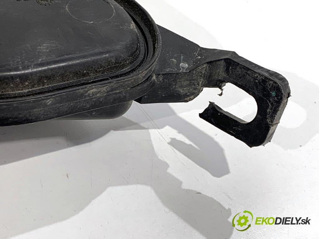 BMW G30 sedan 2022 140 kW 520 d xDrive 1995 Nádržka ostrekovačov 8071453