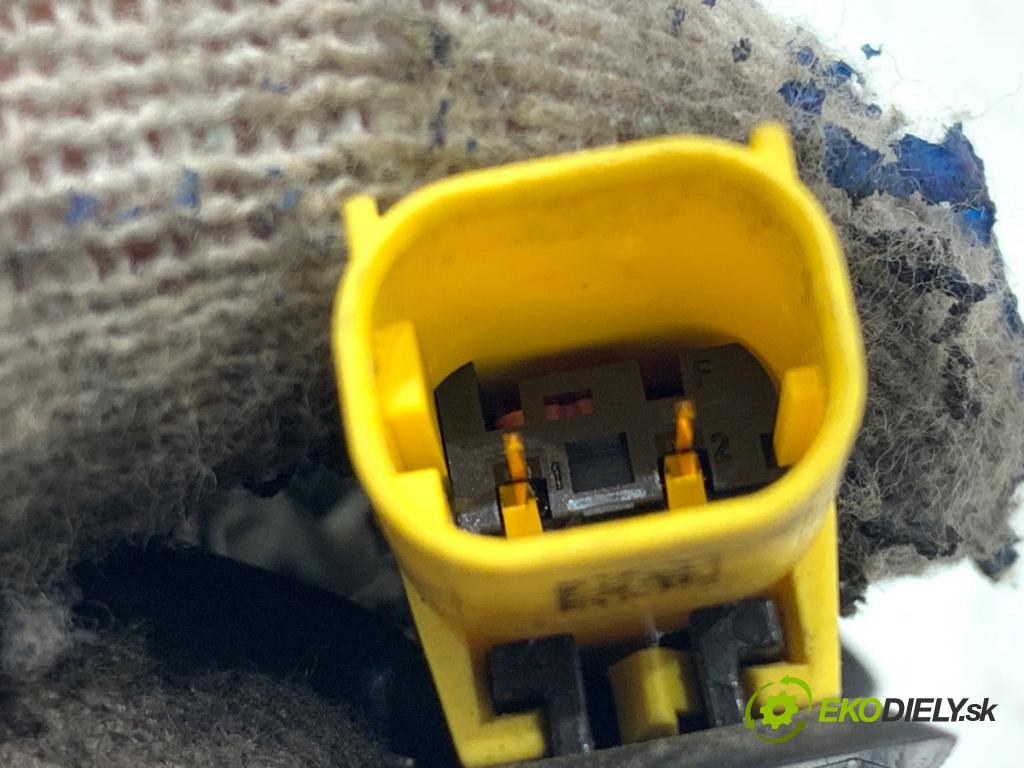 BMW G30 sedan 2022 140 kW 520 d xDrive 1995 zámok kapoty pravy 7347411