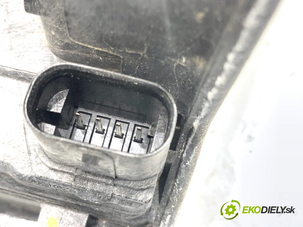 BMW G30 sedan 2022 140 kW 520 d xDrive 1995 zámok dveře levý zadní část 7477689