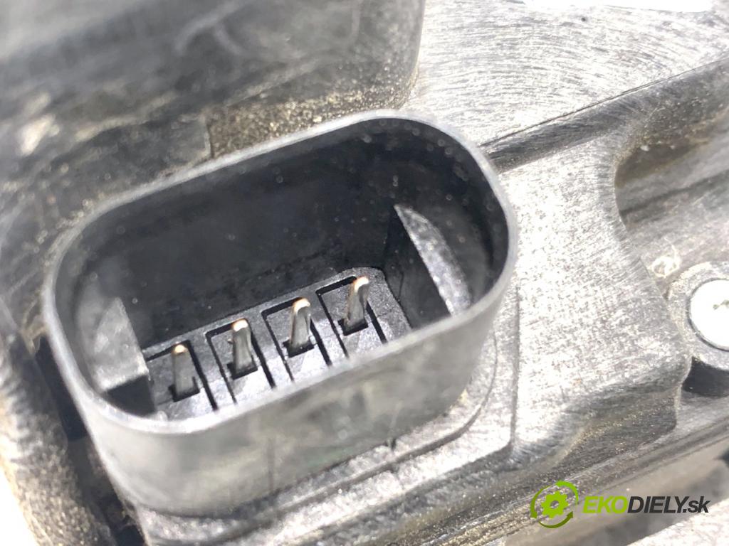 BMW G30 sedan 2022 140 kW 520 d xDrive 1995 zámok dveře pravý přední část 7477688