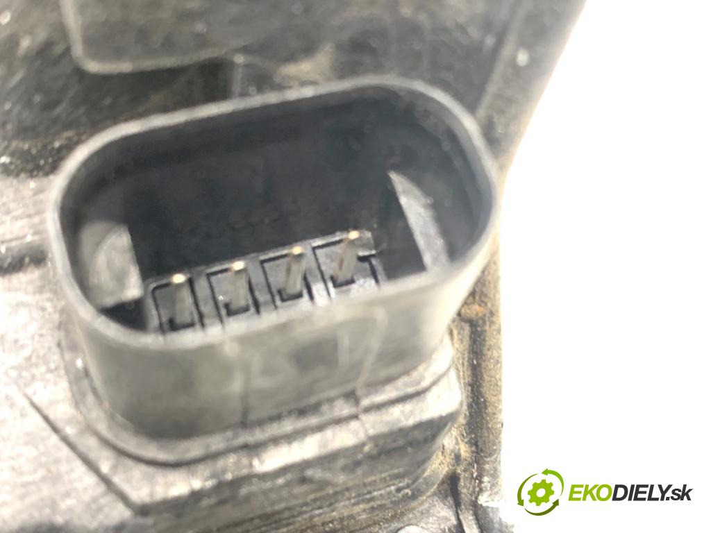 BMW G30 sedan 2022 140 kW 520 d xDrive 1995 zámok dveře levý přední část 7477685