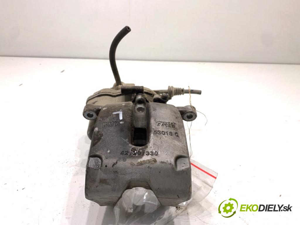 BMW G30 sedan 2022 140 kW 520 d xDrive 1995 Brzdič strmeň ľavy zad 42/20/330