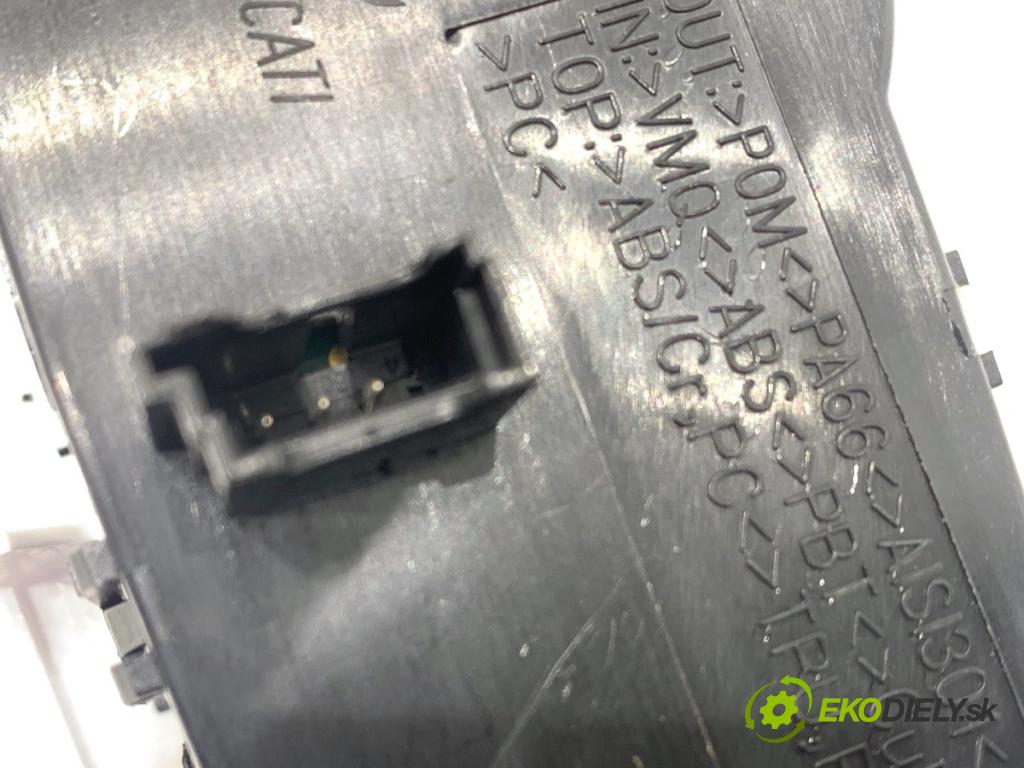 BMW G30 sedan 2022 140 kW 520 d xDrive 1995 spínač světel 9472969