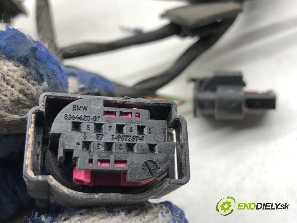 BMW G30 sedan 2022 140 kW 520 d xDrive 1995 Káblovačka PDC zad 5A0A1D1