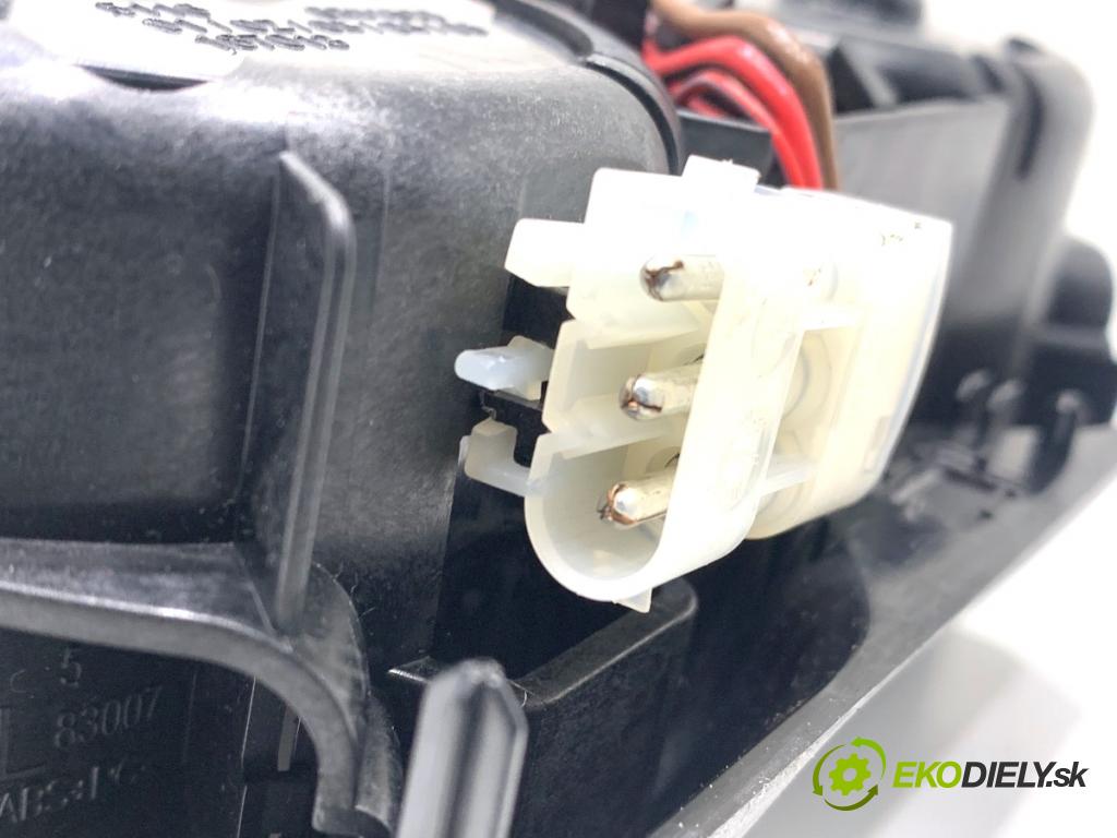 BMW G30 sedan 2022 140 kW 520 d xDrive 1995 Držiak na nápoje 6801508 (Držiak (úchyt) na nápoje)