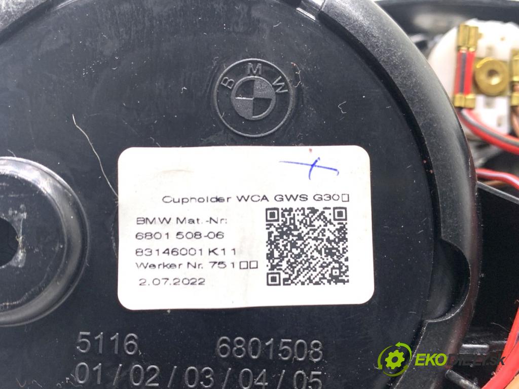 BMW G30 sedan 2022 140 kW 520 d xDrive 1995 Držiak na nápoje 6801508 (Držiak (úchyt) na nápoje)