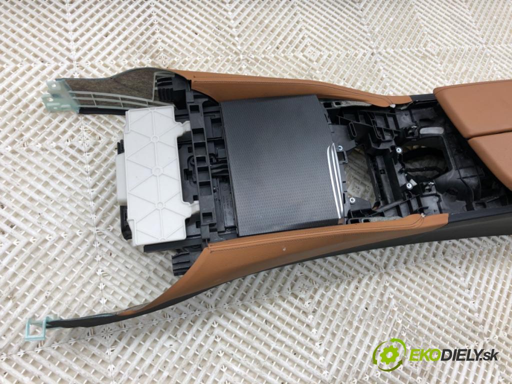 BMW G30 sedan 2022 140 kW 520 d xDrive 1995 Tunel středový  (Středový tunel)