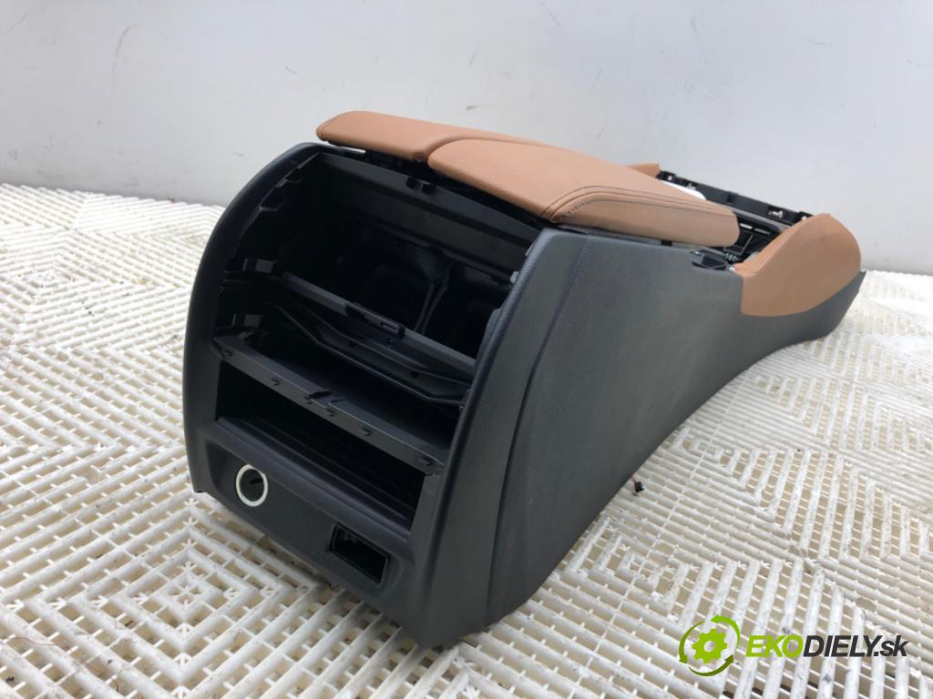 BMW G30 sedan 2022 140 kW 520 d xDrive 1995 Tunel středový  (Středový tunel)