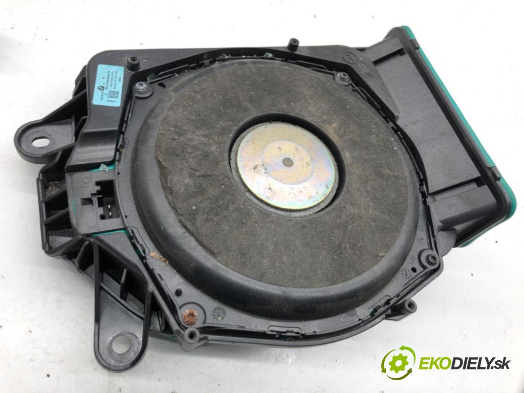 BMW G30 sedan 2022 140 kW 520 d xDrive 1995 subwoofer 6800953 (Audio zariadenie)