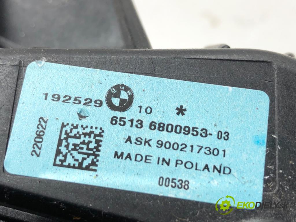 BMW G30 sedan 2022 140 kW 520 d xDrive 1995 subwoofer 6800953 (Audio zariadenie)
