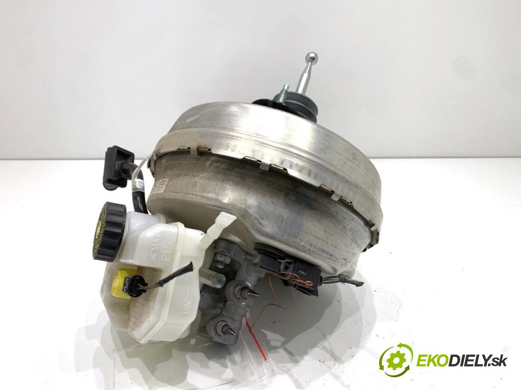 BMW G30 sedan 2022 140 kW 520 d xDrive 1995 Posilovač bŕzd 6861215