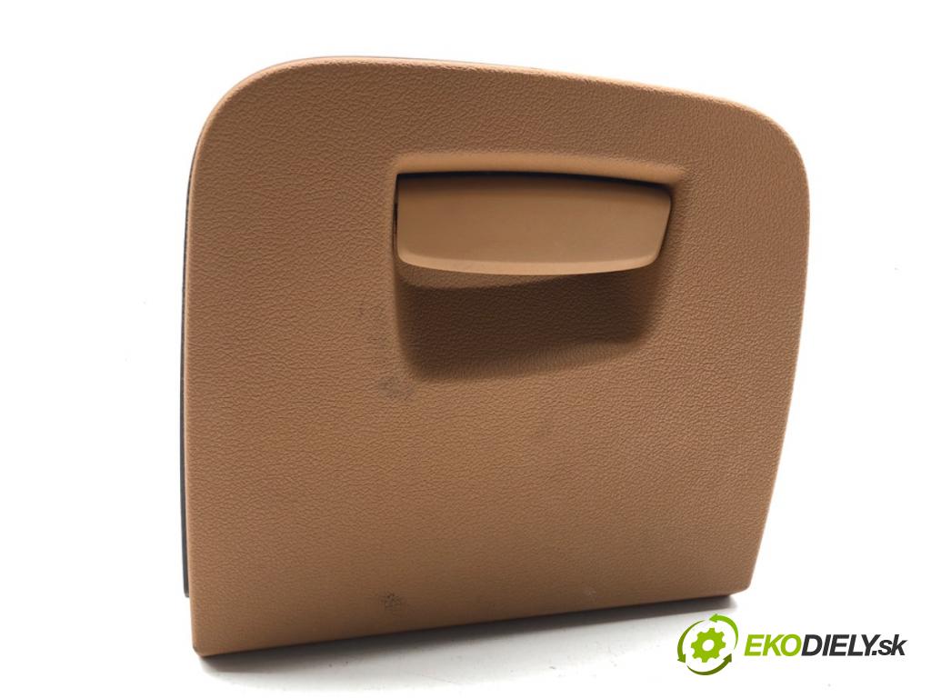 BMW G30 sedan 2022 140 kW 520 d xDrive 1995 přihrádka kastlík volantu 6997932