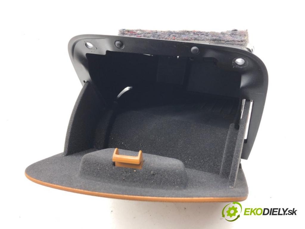 BMW G30 sedan 2022 140 kW 520 d xDrive 1995 Priehradka, kastlík volantu 6997932