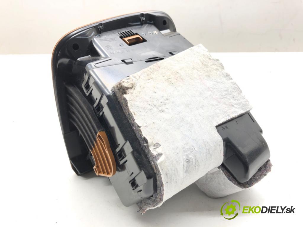 BMW G30 sedan 2022 140 kW 520 d xDrive 1995 Priehradka, kastlík volantu 6997932