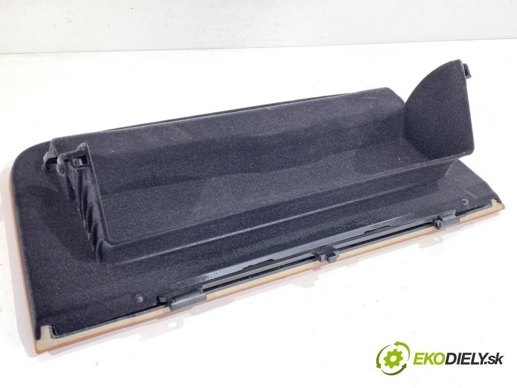 BMW G30 sedan 2022 140 kW 520 d xDrive 1995 Priehradka, kastlík spolujazdca  (Priehradka (kastlík))