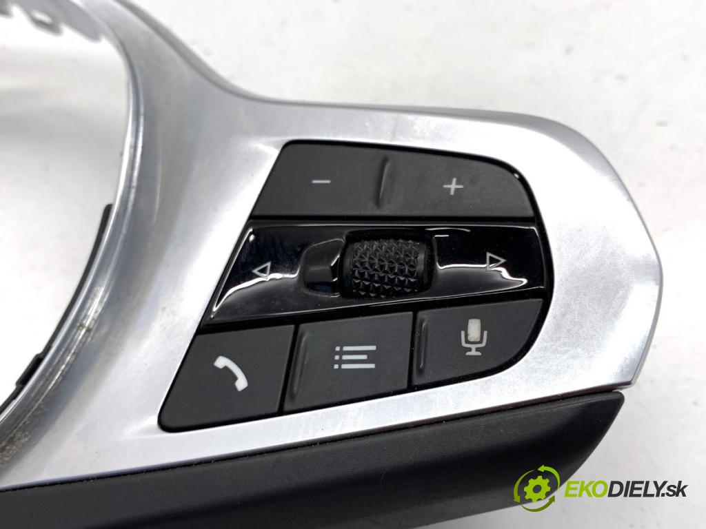 BMW G30 sedan 2022 140 kW 520 d xDrive 1995 SPÍNAČE: volantu 8746159