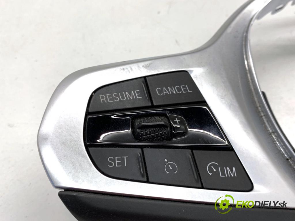 BMW G30 sedan 2022 140 kW 520 d xDrive 1995 SPÍNAČE: volantu 8746159