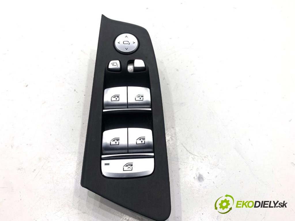 BMW G30 sedan 2022 140 kW 520 d xDrive 1995 Prepínač okien 7941997 (Prepínacie páčky pod volantom)