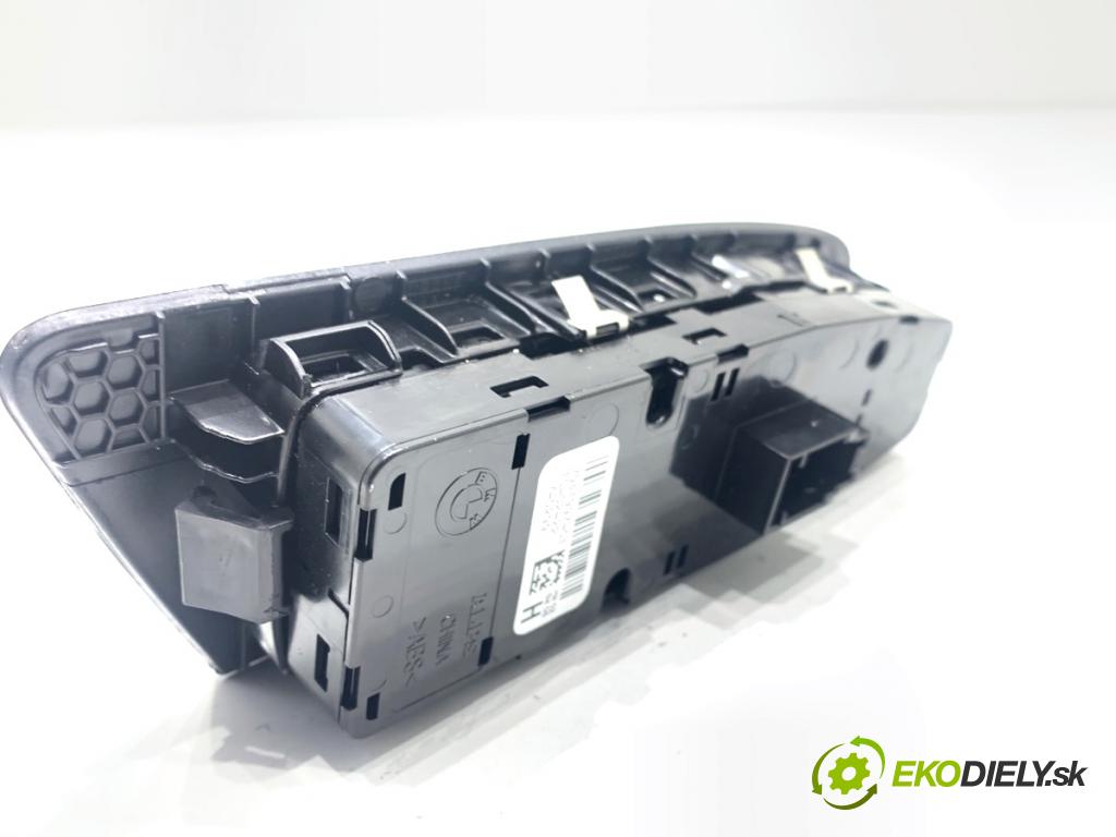 BMW G30 sedan 2022 140 kW 520 d xDrive 1995 přepínač oken 7941997 (Páčky pod volantem)