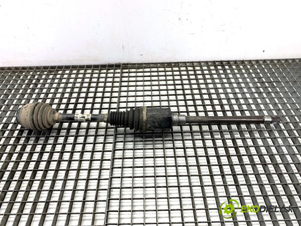 BMW G30 sedan 2022 140 kW 520 d xDrive 1995 poloos pravý přední část 