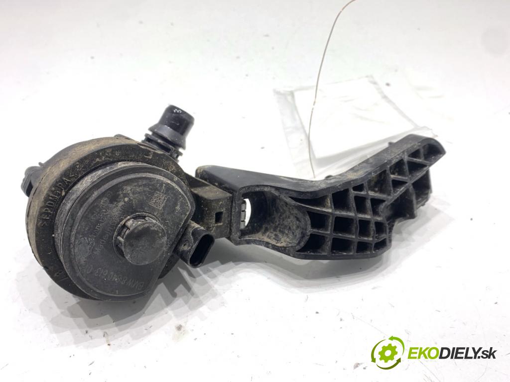 BMW G30 sedan 2022 140 kW 520 d xDrive 1995 DALŠÍ: Pumpa vody 8840613 (Vodná pumpa)