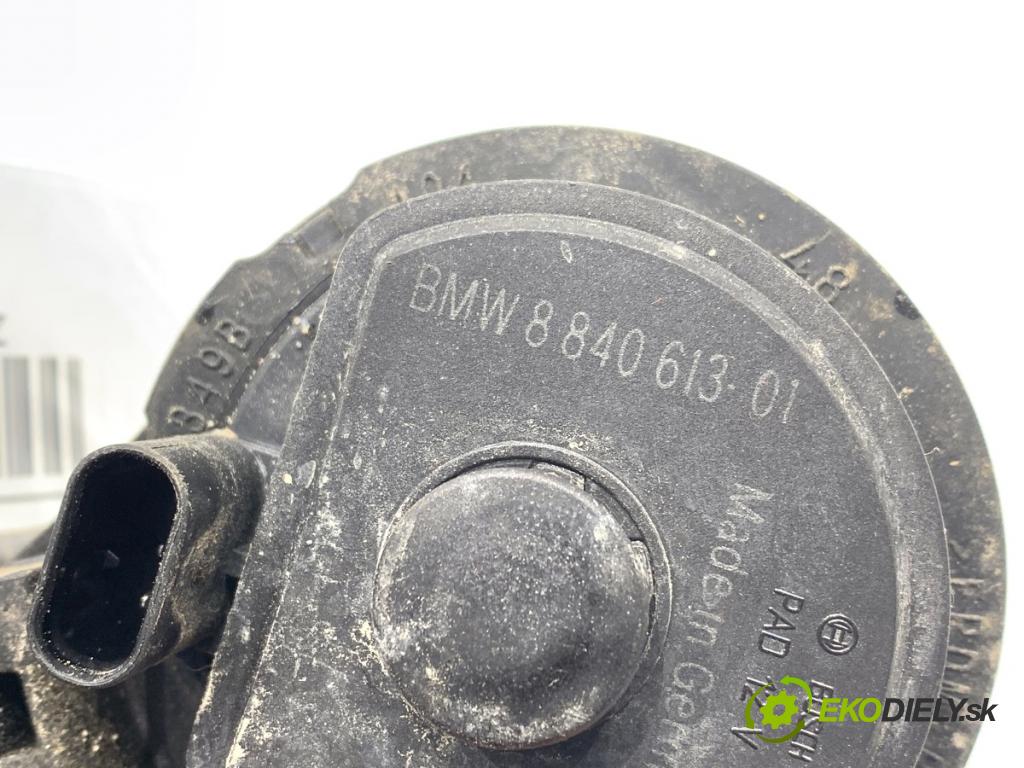 BMW G30 sedan 2022 140 kW 520 d xDrive 1995 DALŠÍ: Pumpa vody 8840613 (Vodná pumpa)
