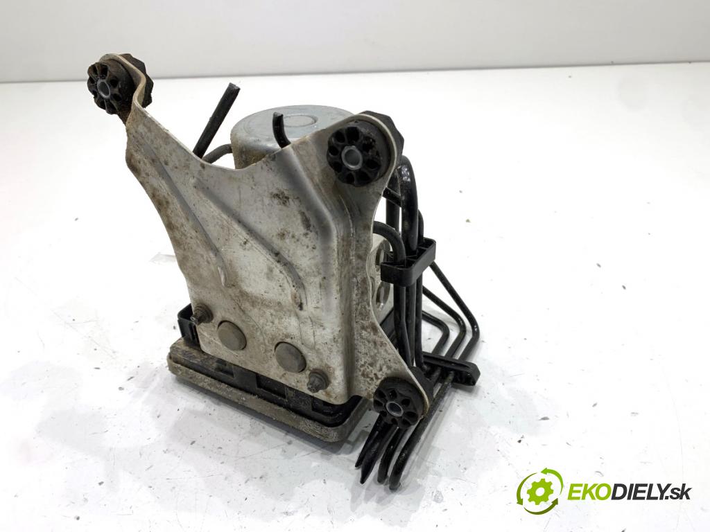 BMW G30 sedan 2022 140 kW 520 d xDrive 1995 Pumpa ABS 5A5F9F7 (Pumpa ABS)