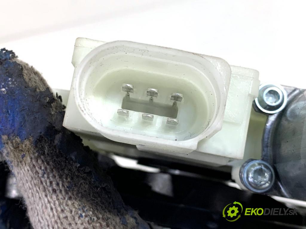 BMW G30 sedan 2022 140 kW 520 d xDrive 1995 mechanismus okna levý zadní část