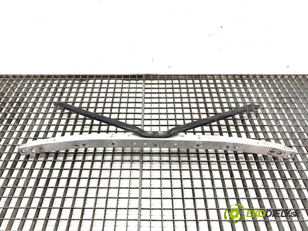 BMW G30 sedan 2022 140 kW 520 d xDrive 1995 držák přední část 7357209 (Přední výztuha)