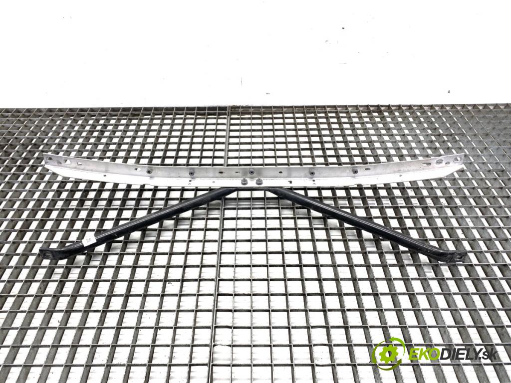 BMW G30 sedan 2022 140 kW 520 d xDrive 1995 držák přední část 7357209 (Přední výztuha)