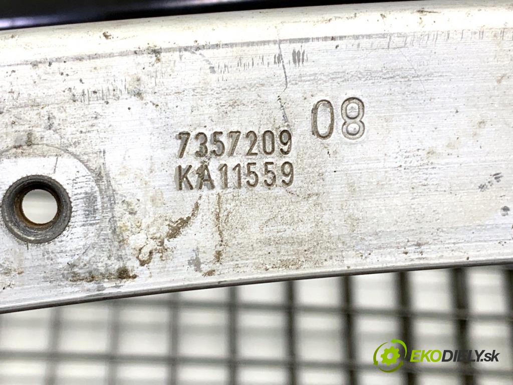 BMW G30 sedan 2022 140 kW 520 d xDrive 1995 držák přední část 7357209 (Přední výztuha)