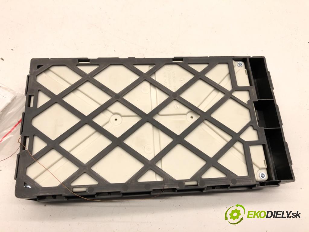 BMW G30 sedan 2022 140 kW 520 d xDrive 1995 modul komfortu 5A79F95 (Komfortní modul)