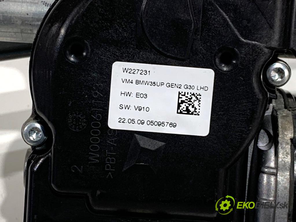 BMW G30 sedan 2022 140 kW 520 d xDrive 1995 Mechanizmus stieračov predný W224097 (Motorček stieračov predný)