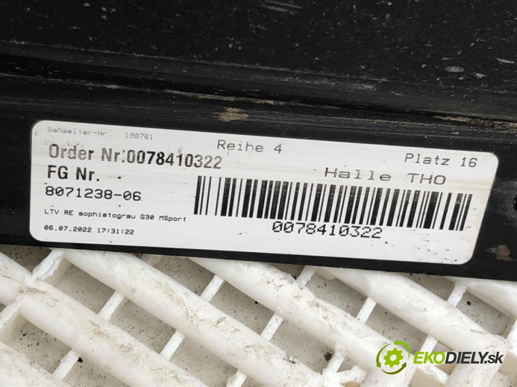 BMW G30 sedan 2022 140 kW 520 d xDrive 1995 Lišta prahová pravy M-Paket A90