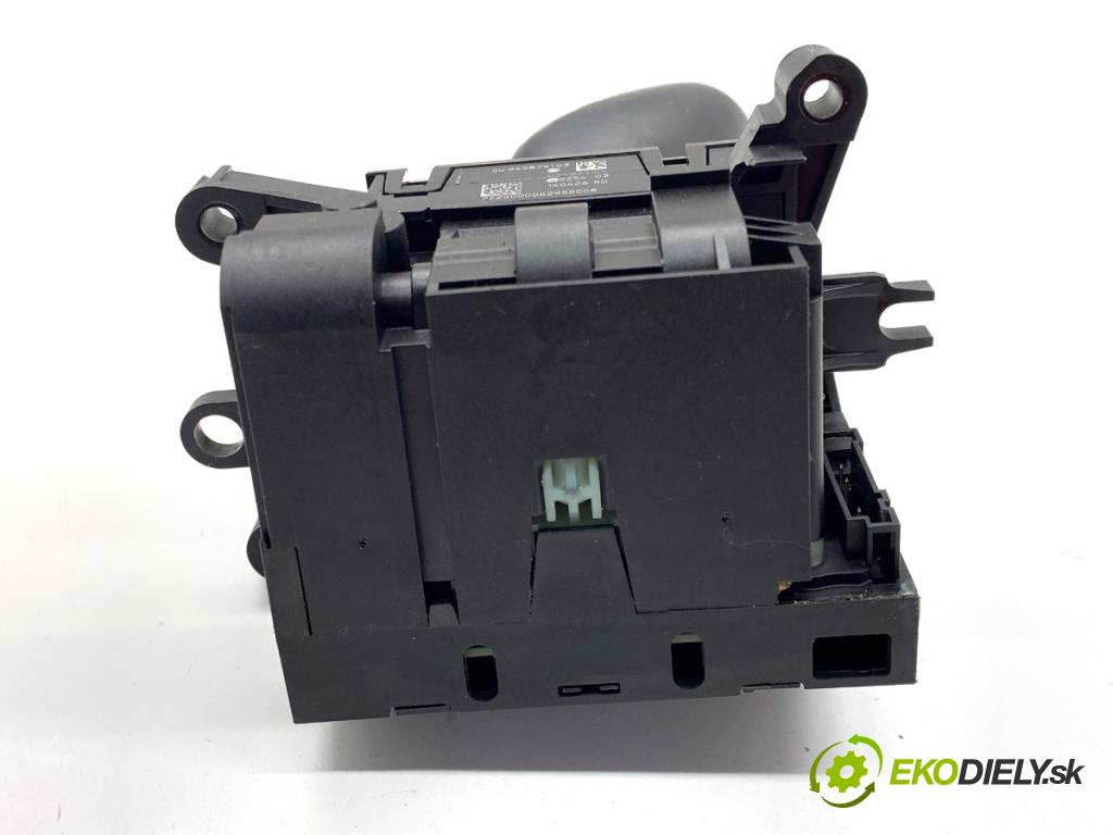 BMW G30 sedan 2022 140 kW 520 d xDrive 1995 kulisa 9458751 (Řadicí páka (kulisa) )